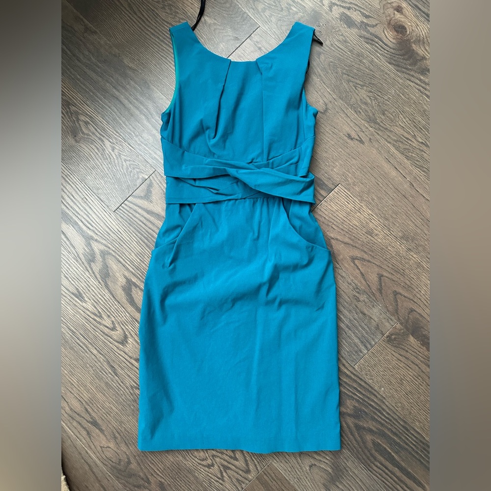 le chateau dress - size xs